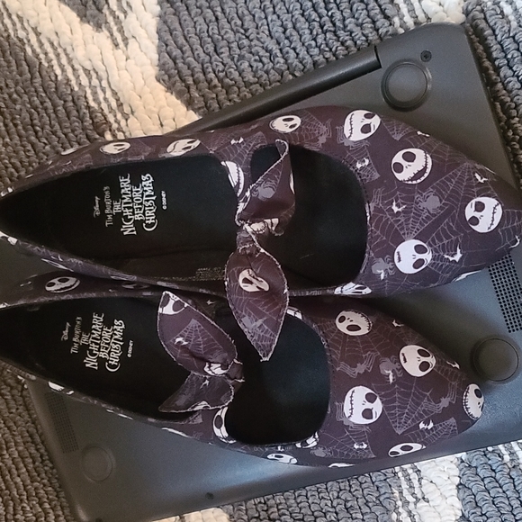 Disney Tim Burtons The Nightmare Before Christmas Womans Flats With Bow - Picture 1 of 5